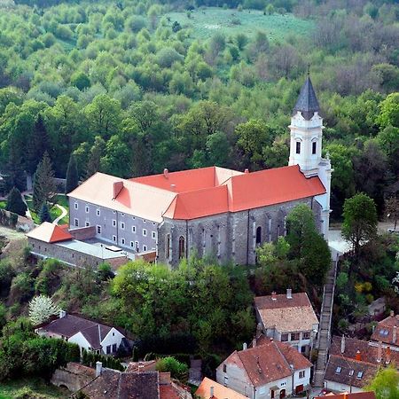 Sopron Monastery Hotel Ngoại thất bức ảnh
