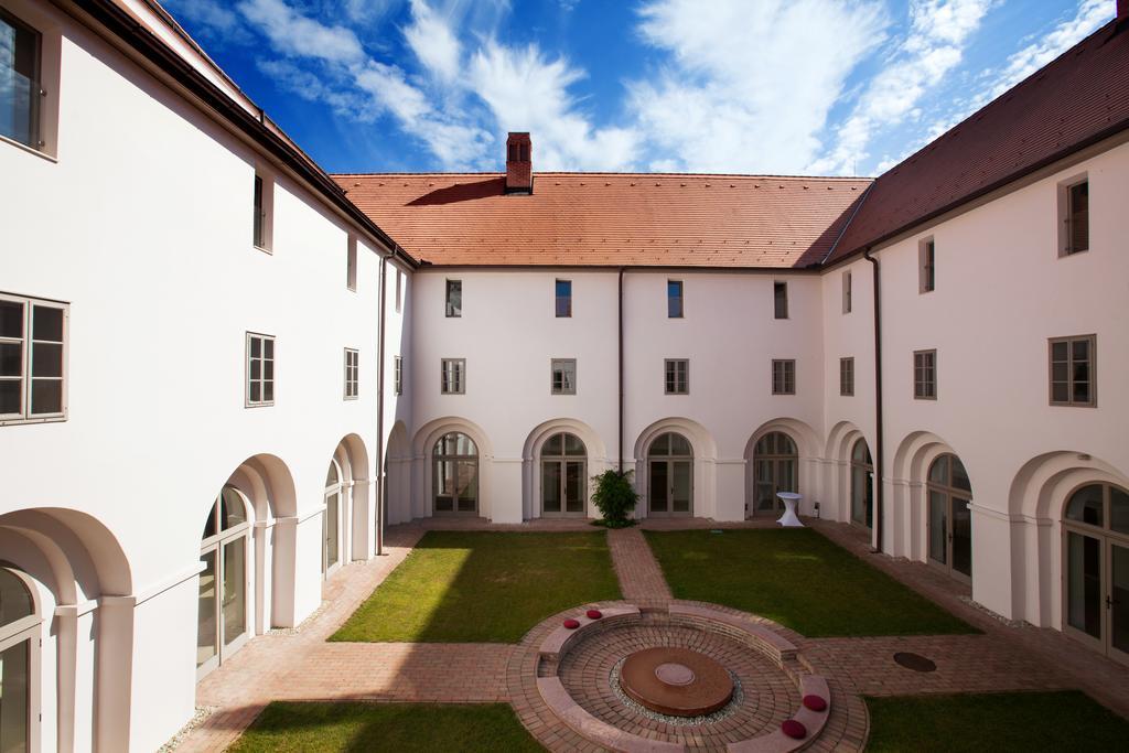 Sopron Monastery Hotel Ngoại thất bức ảnh