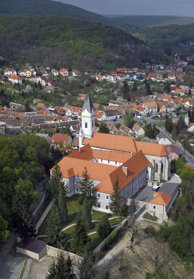 Sopron Monastery Hotel Ngoại thất bức ảnh
