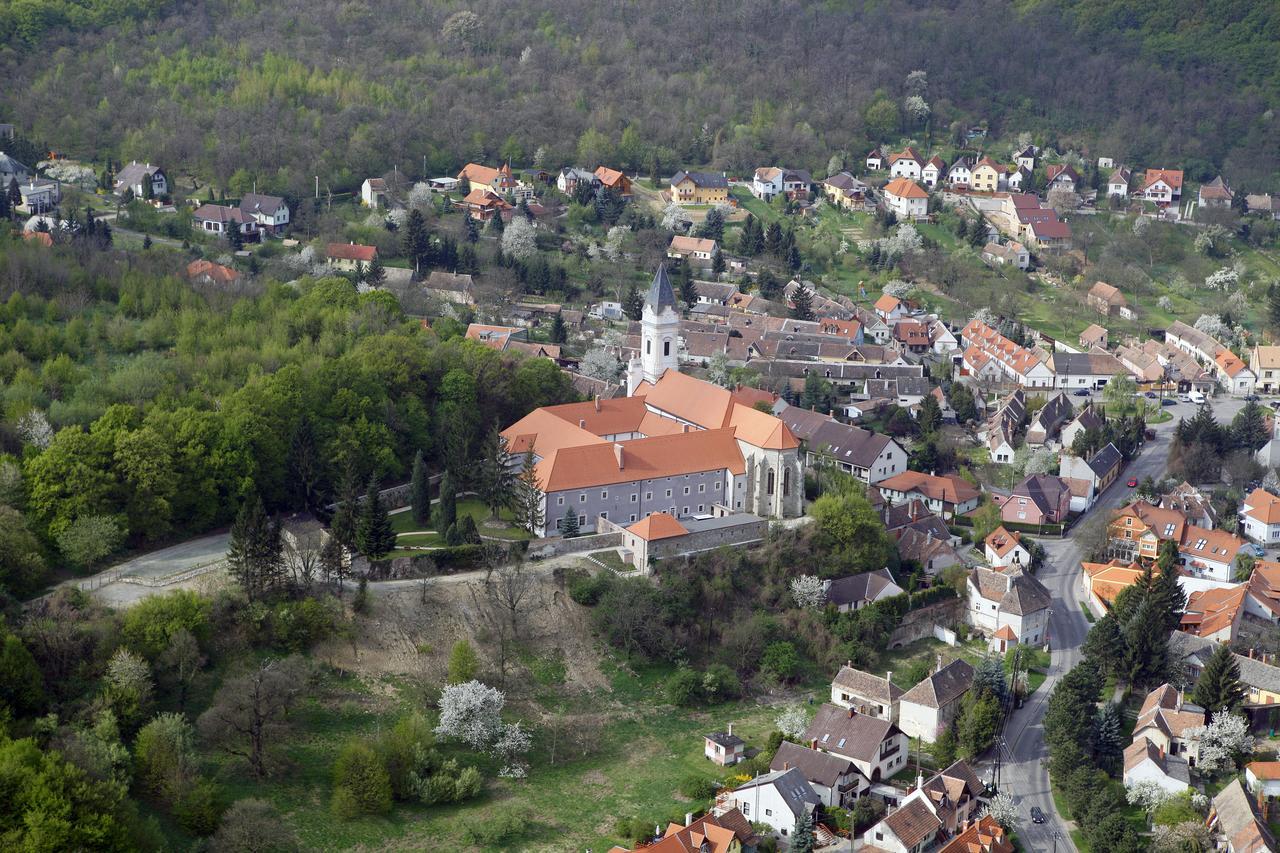 Sopron Monastery Hotel Ngoại thất bức ảnh
